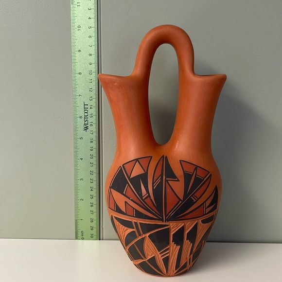 Acoma Wedding Vase Pottery, Signed - Picture 9 of 11